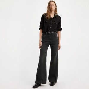 Levi’s Ribcage Flare washed black denim full length jean | Size 25